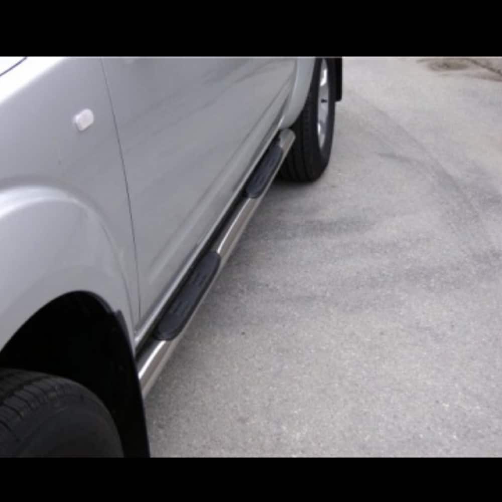 Nissan Navara 2005-2010 küljerauad plastmassist astmetega 1 Nissan Navara 2005-2010 küljerauad plastmassist astmetega