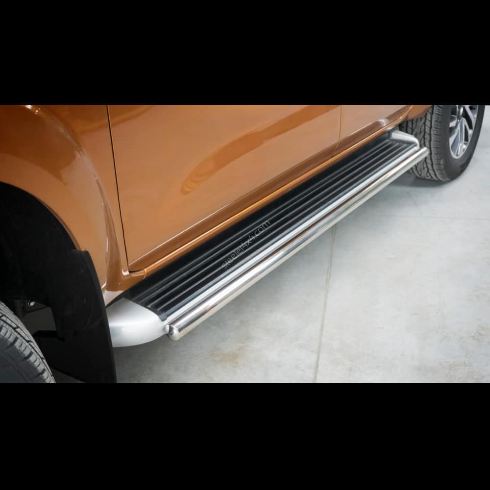 Nissan Navara NP300 2015< terasest astmelauad küljeraudadega 1 Nissan Navara NP300 2015< terasest astmelauad küljeraudadega