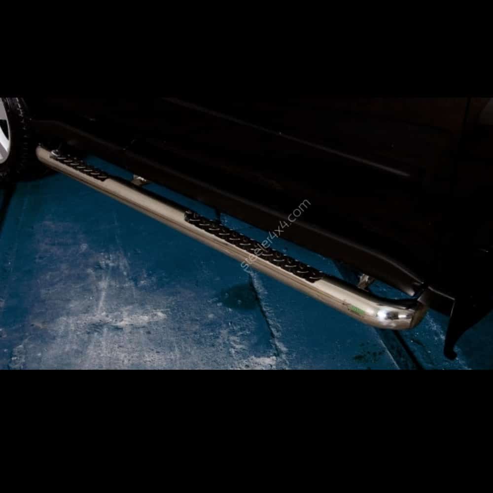 Nissan X-Trail 2007-2010 terasest küljerauad astmetega 1 Nissan X-Trail 2007-2010 terasest küljerauad astmetega