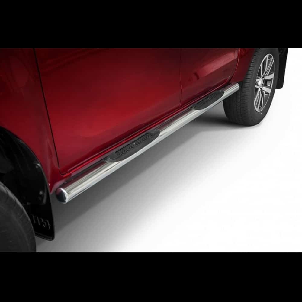 Toyota Hilux 2015< küljerauad plastmassist astmetega 1 Toyota Hilux 2015< küljerauad plastmassist astmetega