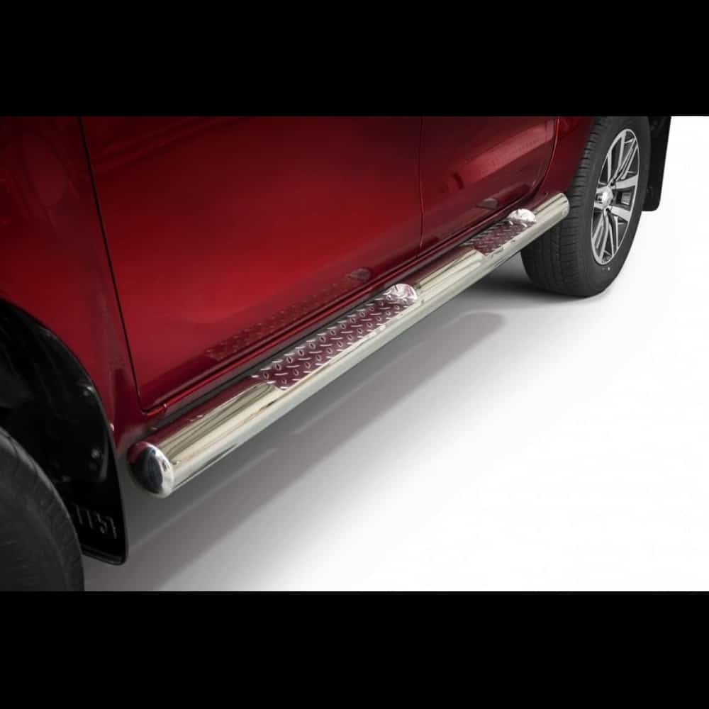 Toyota Hilux 2015< terasest küljerauad astmetega 1 Toyota Hilux 2015< terasest küljerauad astmetega