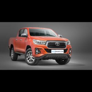 Toyota Hilux 2018 etupuskurin suojarauta alleajosuojalla www.valoraudat.com 2