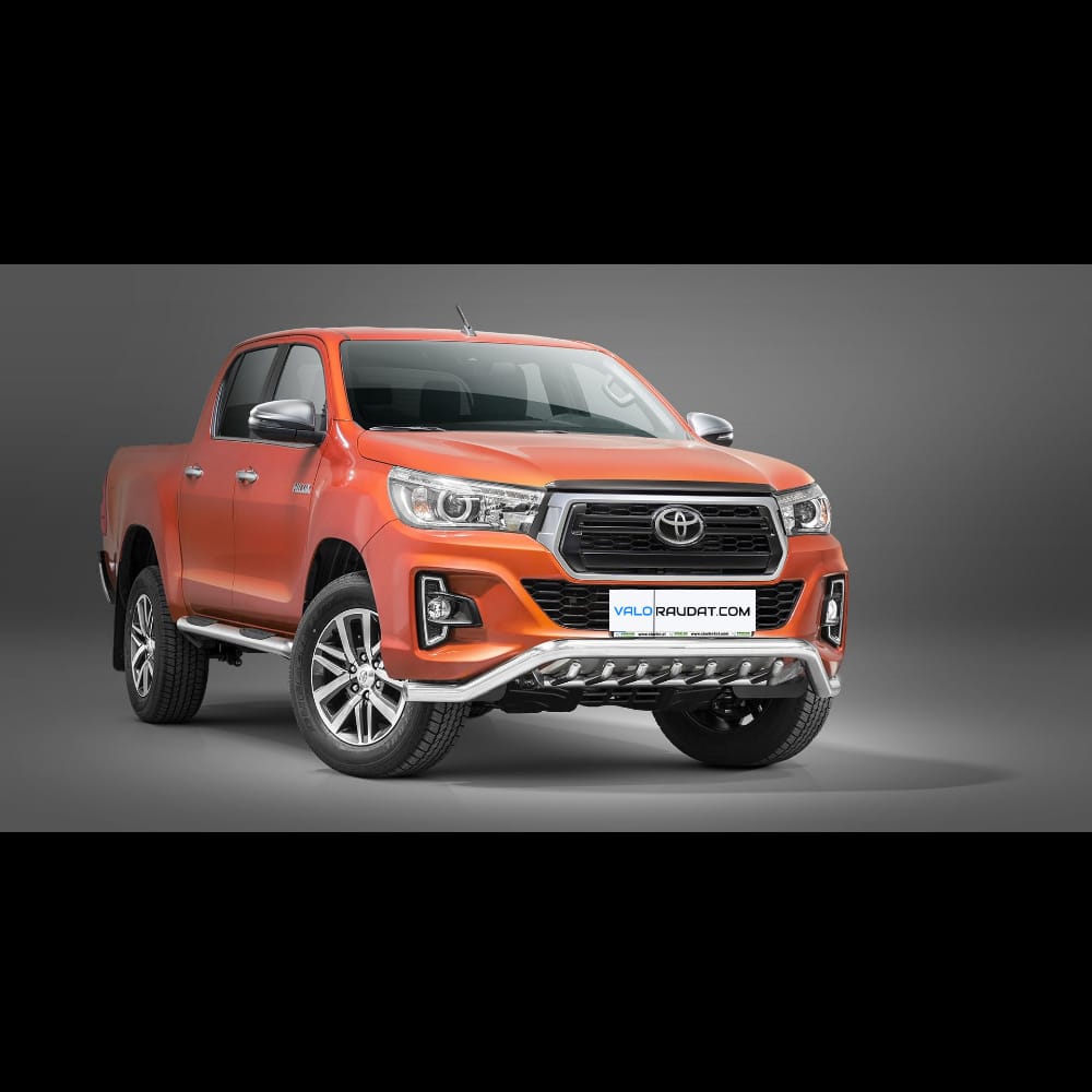 Toyota Hilux 2018< esistange kaitseraud hammastega 1 Toyota Hilux 2018< esistange kaitseraud hammastega